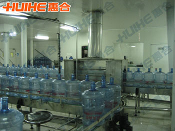 展示桶裝純凈水生產(chǎn)線真實圖片